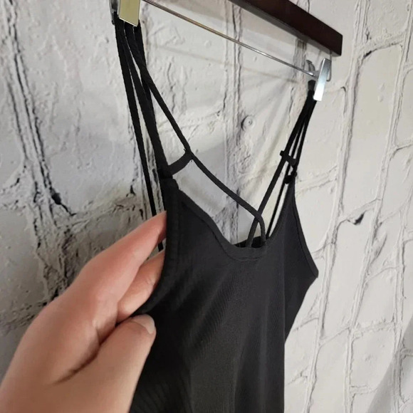BLACK Soft Ribbed Criss Cross Tank Top Blouse Undershirt‎ Basic Summer Classic M - Picture 2 of 5